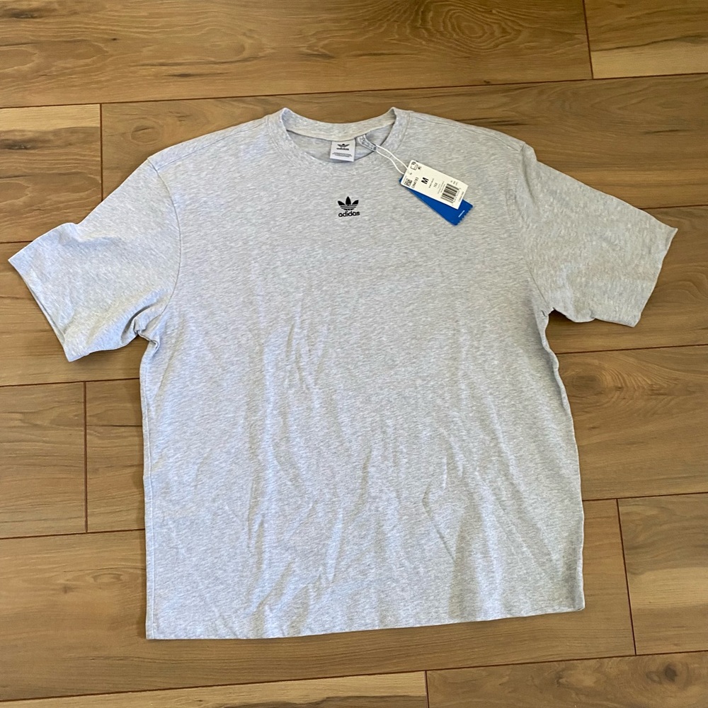 Women’s Adidas Loose Fit/oversized T-shirt